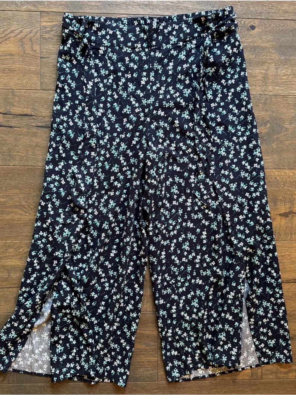J. Jill Blue Wide-Leg Pants with Mint Floral Print
